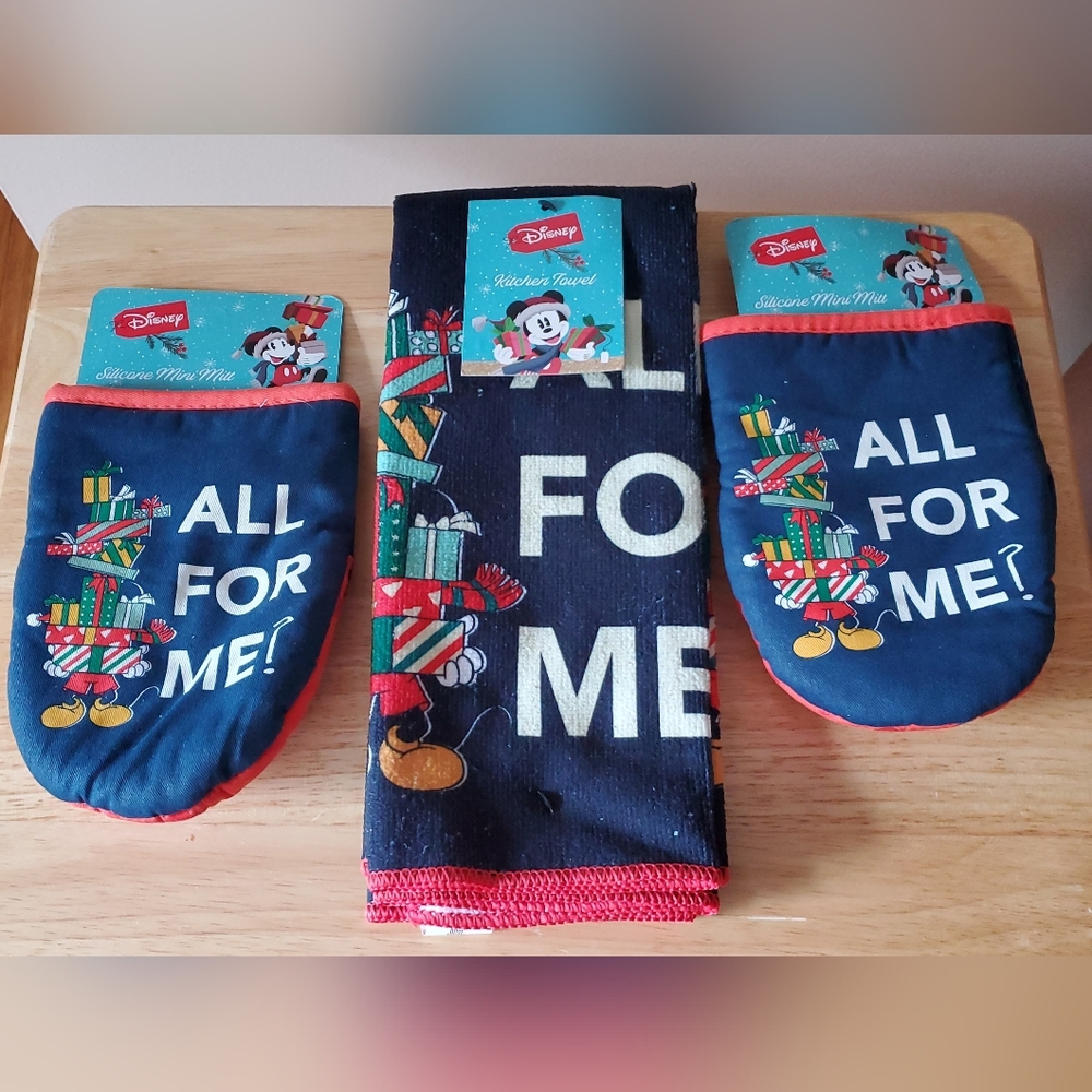 Set 2 Towels & 2 Silicone Mitts Disney Christmas New